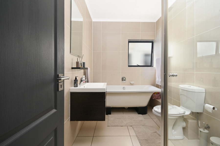 To Let 3 Bedroom Property for Rent in De Velde Western Cape